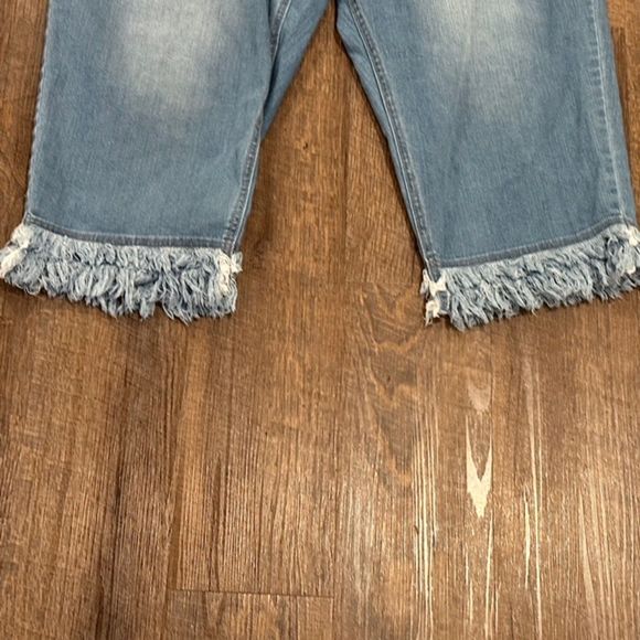 Est. 1946 Ruffle Hem High Rise/Waist Denim Cropped Blue Jeans Size 18W Women’s - Picture 6 of 7